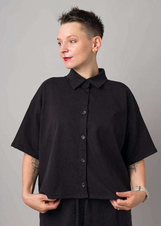 Berta | Kurzärmlige cropped Bluse | schwarz | Tenceltwill