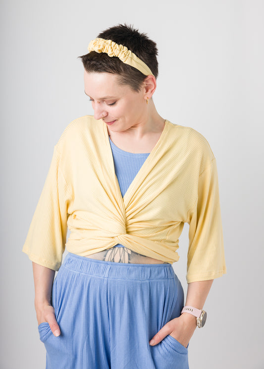 Winja | Vielseitige Wickelbluse | Butter yellow | Rippjersey